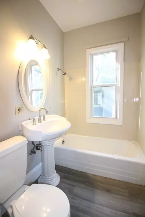 524 Armory St, Springfield, MA 01104 photo 4
