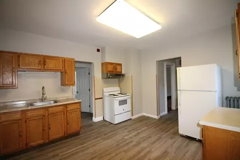 524 Armory St, Springfield, MA 01104 photo 2