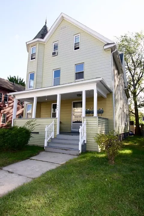 524 Armory St, Springfield, MA 01104 photo 1