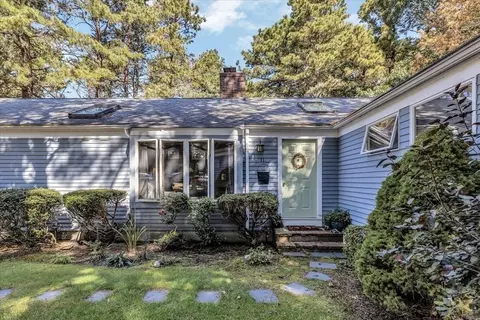 11 Barnacle Ln, Mashpee, MA 02649 photo 3