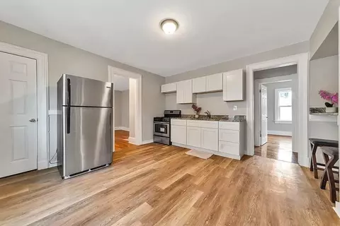 47-49 Howes St, Springfield, MA 01118 photo 4