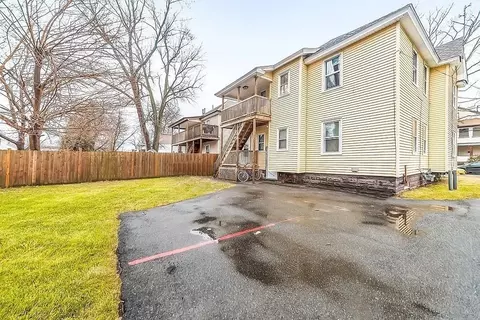 47-49 Howes St, Springfield, MA 01118 photo 10