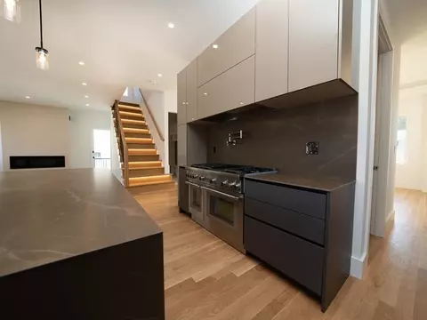 21 Cavanaugh Path, Newton, MA 02459 photo 3