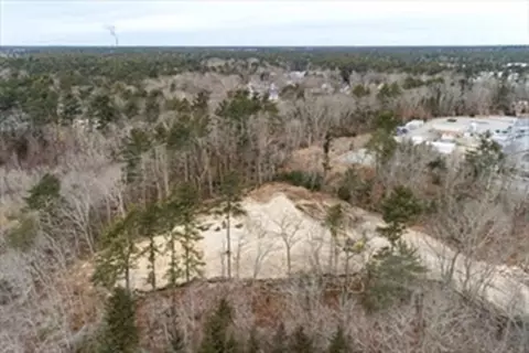 17 Station St, Wareham, MA 02576