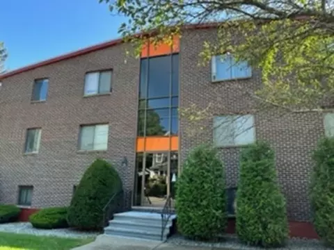 1011 Main St #4, Woburn, MA 01801