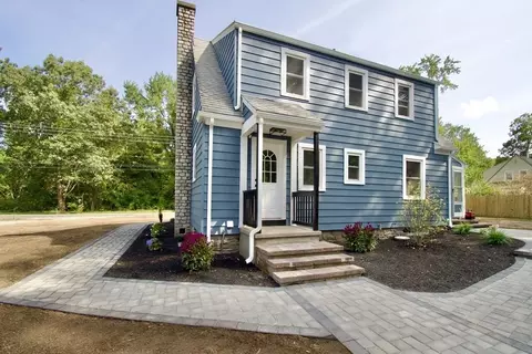 124 Ferry St, South Hadley, MA 01075