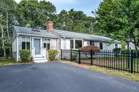 39 Cynthia Ln, Dennis, MA 02639