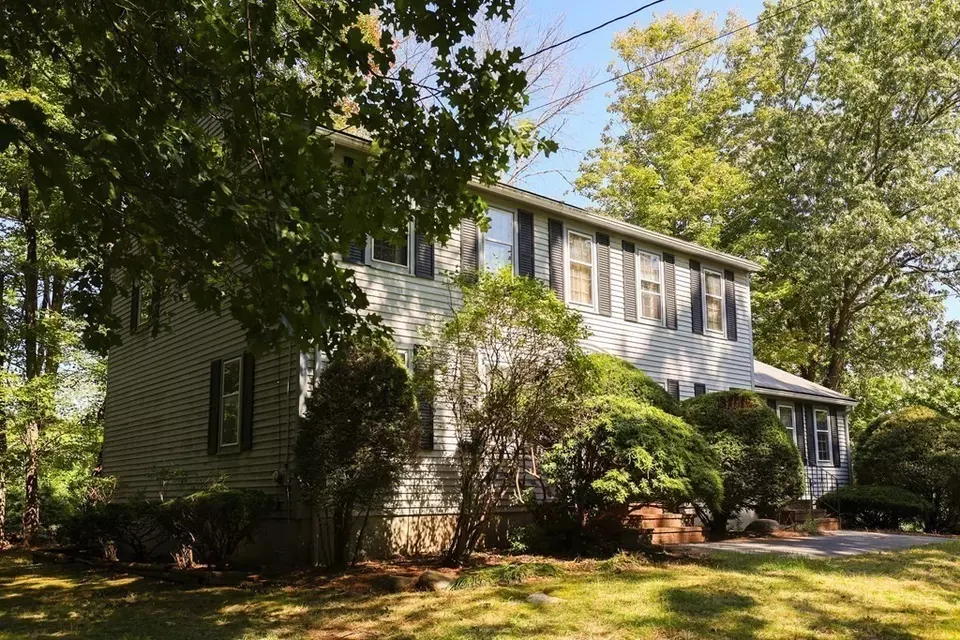 7 Clover Hill Dr, Chelmsford, MA 01824 28 Photos Movoto