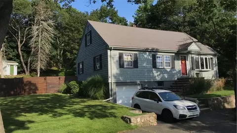 5 Auburn Rd, Salem, MA 01970