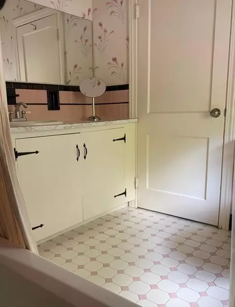 670 Valentine St, Fall River, MA 02720 photo 14