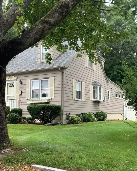 670 Valentine St, Fall River, MA 02720 photo 4