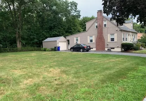 670 Valentine St, Fall River, MA 02720 photo 2