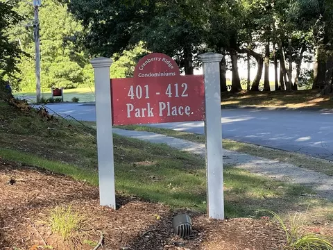 405 Park Pl #405, Raynham, MA 02767