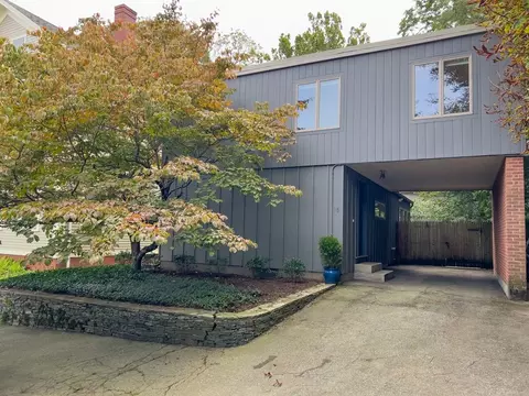 15 Barnes St, Providence, RI 02906