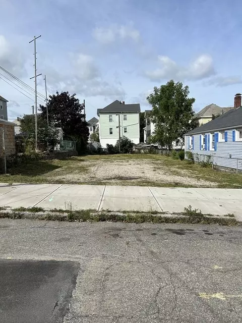 91-93 Adams St, New Bedford, MA 02746