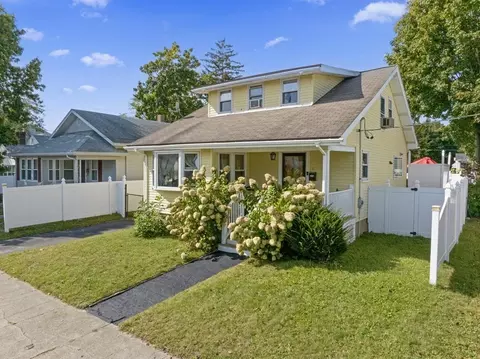 5 Elizabeth St, Taunton, MA 02780