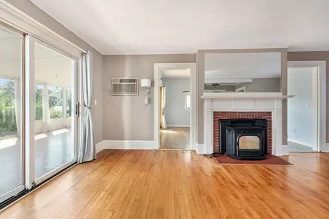 1931 Robeson St, Fall River, MA 02720 photo 15