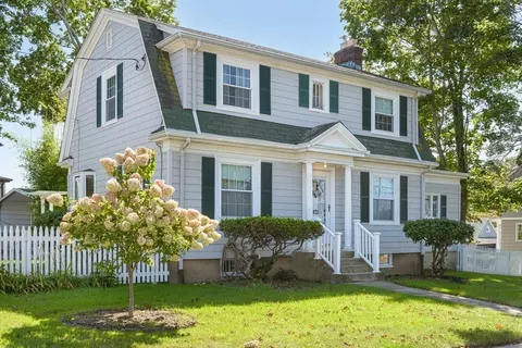 1931 Robeson St, Fall River, MA 02720 photo 2