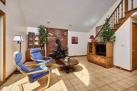 30 Horseshoe Cir, Ware, MA 01082 photo 5