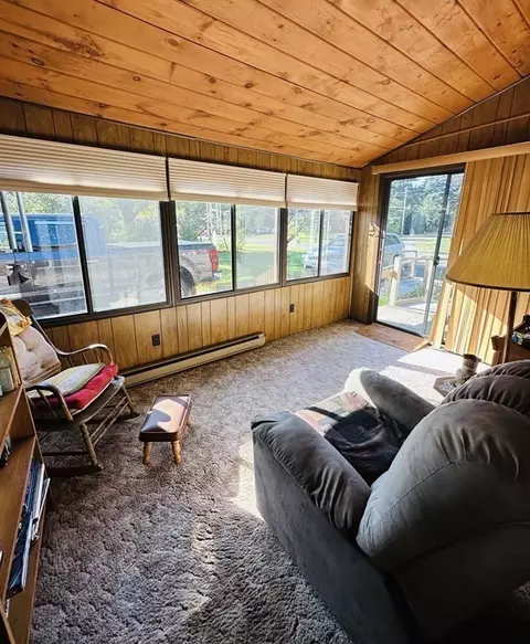 465 E River St, Orange, MA 01364 photo 3
