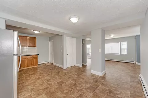 13 Whipple St, Lowell, MA 01852