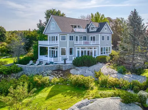 119 Mt Pleasant Ave, Gloucester, MA 01930