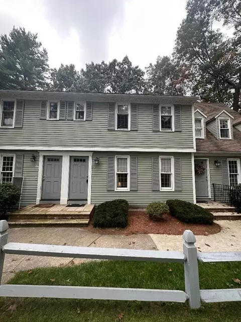 212 Wellman Ave #212, Chelmsford, MA 01863