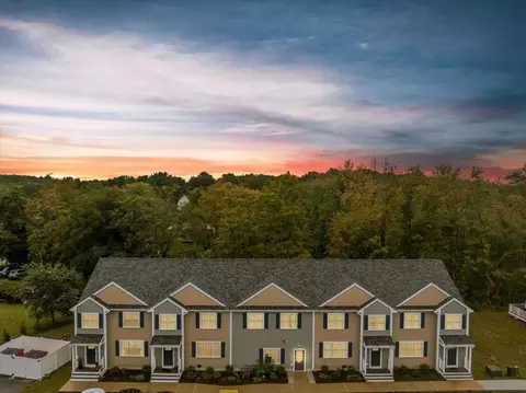 140 N Walker #322, Taunton, MA 02780