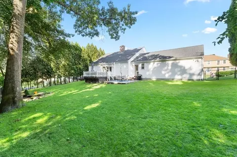 9 Bailin Dr, Worcester, MA 01604 photo 3