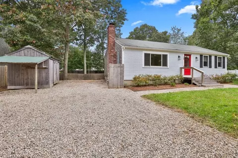 28 Black Watch Way, Mashpee, MA 02649