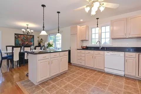 4 Valente Dr, Worcester, MA 01604 photo 10
