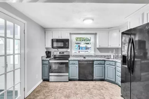140 Talbot Rd, Springfield, MA 01119 photo 13