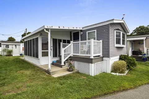 18 Kins Ct, Wareham, MA 02558