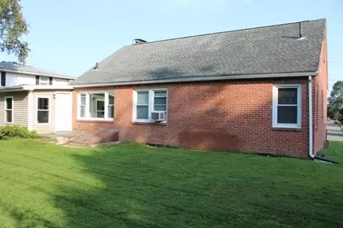 55 Bennett St, Chicopee, MA 01013 photo 2