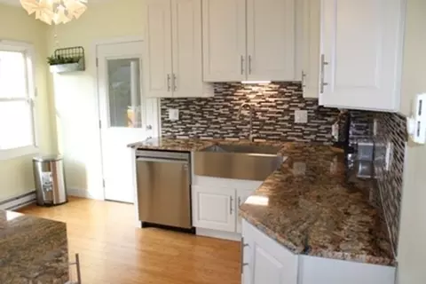 55 Bennett St, Chicopee, MA 01013 photo 4