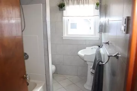 55 Bennett St, Chicopee, MA 01013 photo 6
