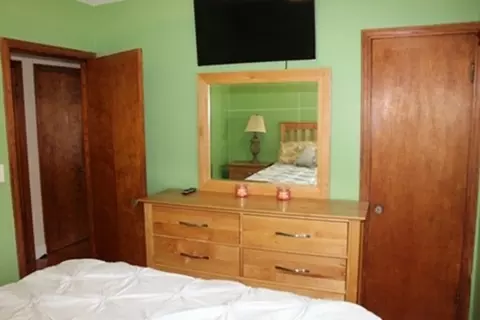 55 Bennett St, Chicopee, MA 01013 photo 9