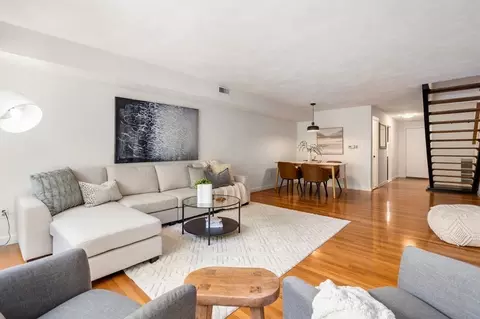 120 Beaconsfield Rd #12, Brookline, MA 02445