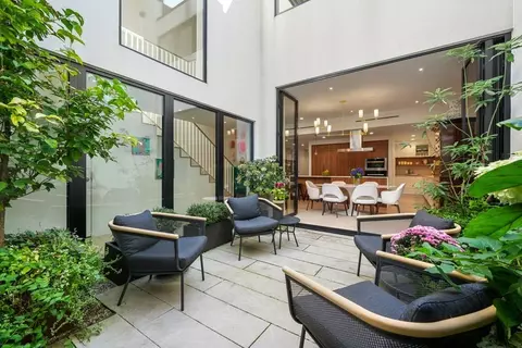 8 Byron St, Boston, MA 02108