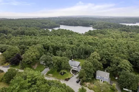 14 Sleepy Hollow Dr, Plymouth, MA 02360