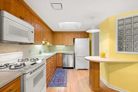 429 Place Ln #429, Woburn, MA 01801