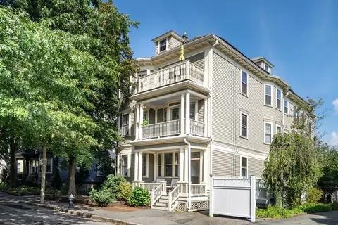 27 Stanton Rd #3, Brookline, MA 02446