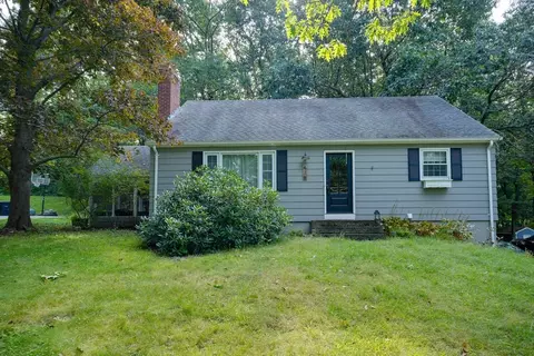 418 Reservoir St, Holden, MA 01520