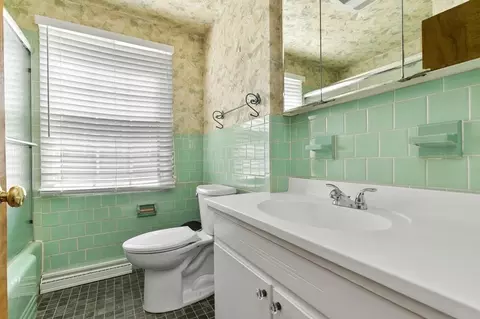 202 Hale St, Beverly, MA 01915 photo 16