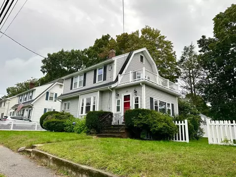33 Rowe St, Milton, MA 02186