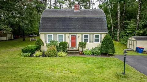 3 Open Hearth Dr, Wareham, MA 02576