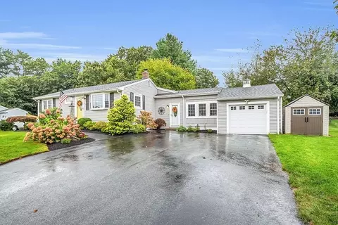 42 Grasshopper Ln, Tewksbury, MA 01876