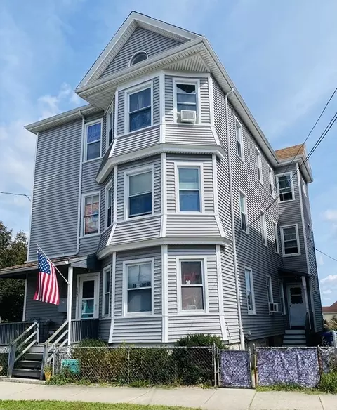 652 Summer St, New Bedford, MA 02746