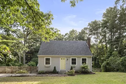 51 Gould Rd, Andover, MA 01810