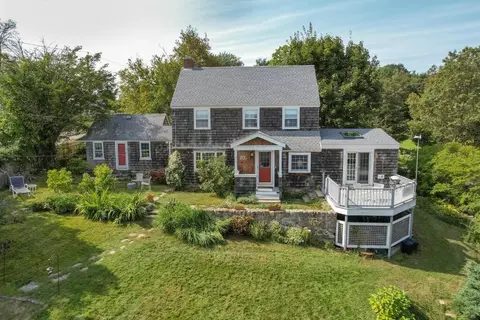 20 Landmark Ln, Rockport, MA 01966